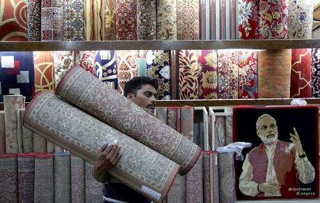 The Shalimar Carpets team at work in Jammu